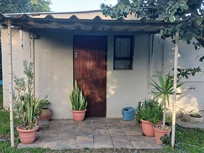 1 Bedroom Apartment To Rent in Port Elizabeth - UI7a.webp