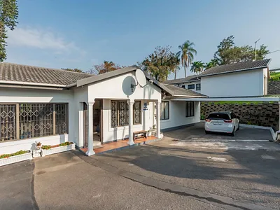 4 Bedroom Townhouse For Sale in Durban - eeL4.webp