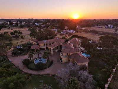 6 Bedroom House For Sale in Benoni - QXg9.webp