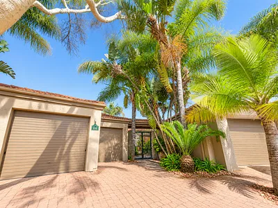 4 Bedroom House For Sale in Pecanwood Estate, Hartbeespoort - NZyU.webp