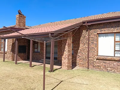 3 Bedroom House For Sale in Kriel - 6bMl.webp