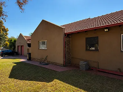 4 Bedroom House For Sale in Alberton - IaOV.webp