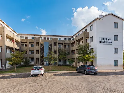 2 Bedroom Apartment To Rent in Roodepoort - img