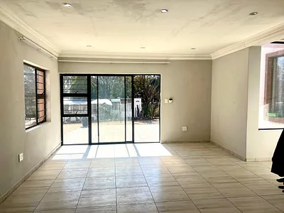2 Bedroom Apartment To Rent in Eikenhof - dERs.webp
