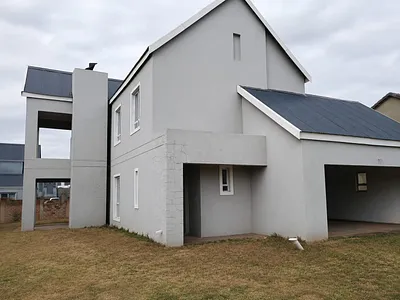 3 Bedroom Apartment For Sale in Vereeniging - 8wfl.webp