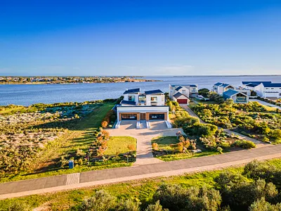 5 Bedroom House For Sale in Hermanus - YVVu.webp