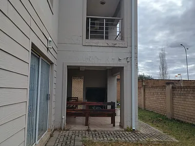 4 Bedroom Apartment For Sale in Vereeniging - qKUK.webp