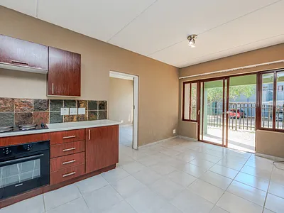 2 Bedroom Apartment For Sale in Roodepoort - WQdF.webp