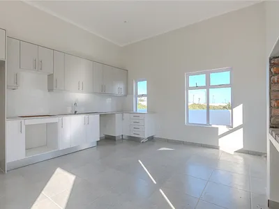 2 Bedroom House For Sale in St Helena Bay - QTYe.webp