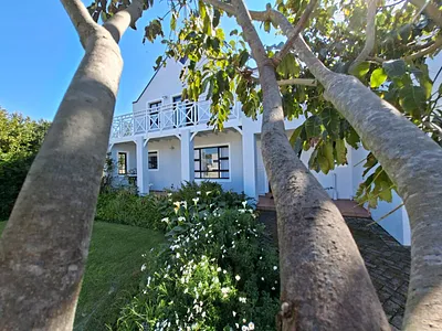 3 Bedroom House For Sale in Kleinmond - img