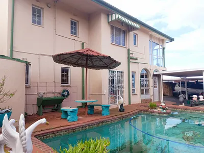 5 Bedroom House For Sale in Queensburgh - ysj5.webp