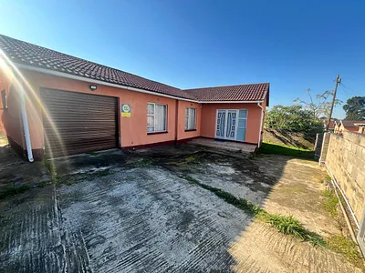 4 Bedroom House For Sale in East London - img