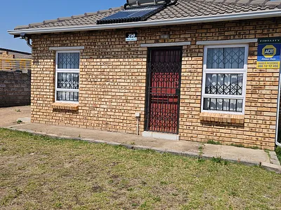 2 Bedroom House For Sale in Benoni - 5mJ5.webp