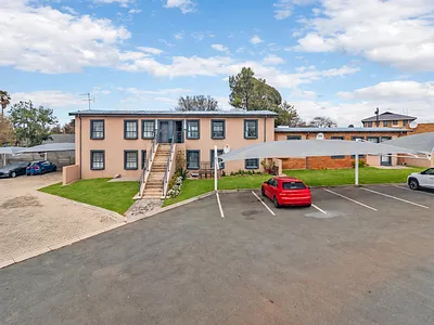1 Bedroom Townhouse For Sale in Roodepoort - XMB0.webp