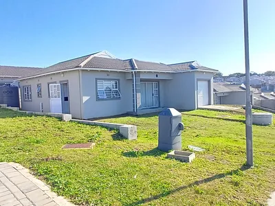 3 Bedroom House For Sale in East London - img