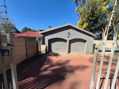 3 Bedroom House For Sale in Alberton - d0Qy.webp