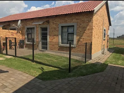 3 Bedroom Apartment To Rent in Secunda - img