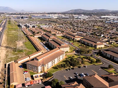 2 Bedroom Apartment For Sale in Brackenfell - DmuO.webp