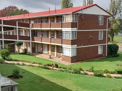 3 Bedroom Townhouse For Sale in Roodepoort - NMAl.webp