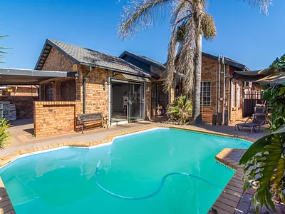 3 Bedroom House For Sale in Helikonpark, Randfontein - ohR1.webp