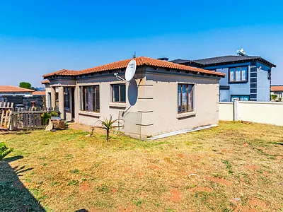 3 Bedroom House For Sale in Krugersdorp - AB86.webp
