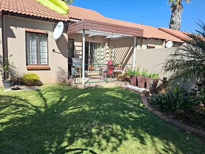 2 Bedroom Townhouse For Sale in Pretoria - i7QI.webp