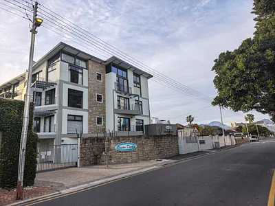 1 Bedroom Apartment To Rent in Strand - 7FOs.webp