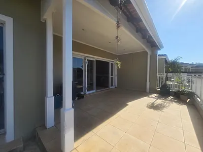 4 Bedroom Apartment To Rent in Durban North - img