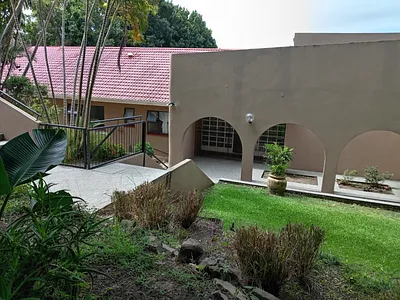 3 Bedroom House For Sale in East London - img