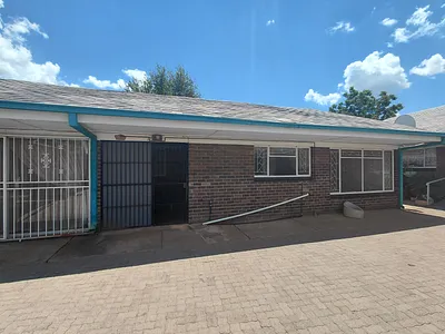 2 Bedroom Townhouse To Rent in Klerksdorp - img