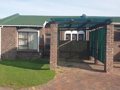 2 Bedroom Townhouse To Rent in Port Elizabeth - img