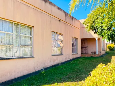 3 Bedroom House For Sale in Louis Trichardt - m8ZH.webp