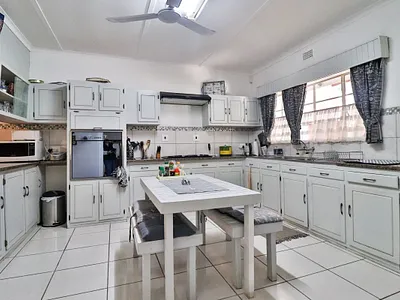 6 Bedroom House For Sale in Nelspruit - ZkIx.webp