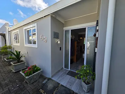 2 Bedroom House For Sale in Sedgefield - 4GN8.webp