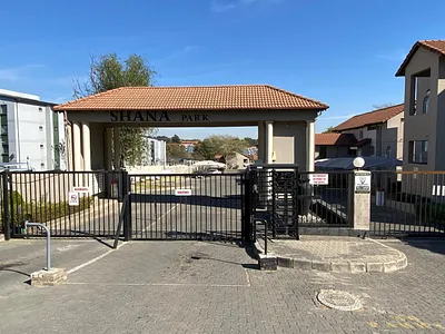 3 Bedroom Apartment For Sale in Midrand - img