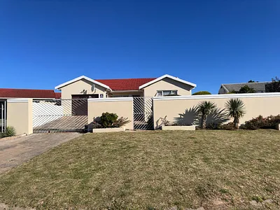 3 Bedroom House For Sale in Bhisho - ghYn.webp