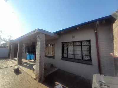 4 Bedroom House For Sale in Nigel - img