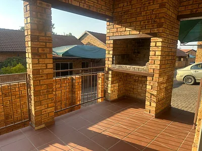 3 Bedroom Townhouse To Rent in Rustenburg - img
