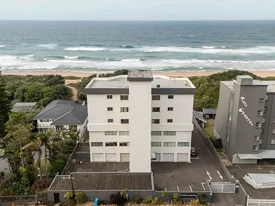 4 Bedroom Apartment For Sale in Amanzimtoti - ya7v.webp