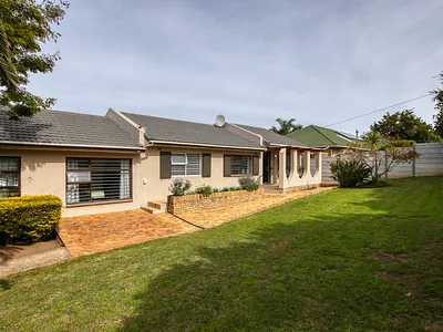 4 Bedroom House For Sale in Somerset West - gaMm.webp