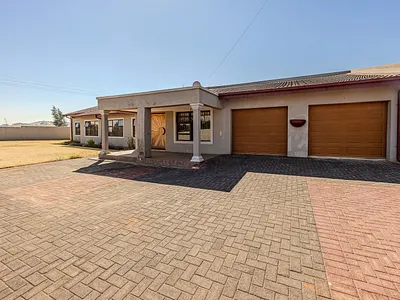 4 Bedroom House For Sale in Randfontein - s2cB.webp