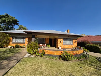 3 Bedroom House For Sale in Edenvale - jVvF.webp