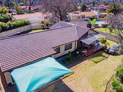 4 Bedroom House For Sale in Edenvale - BYd2.webp