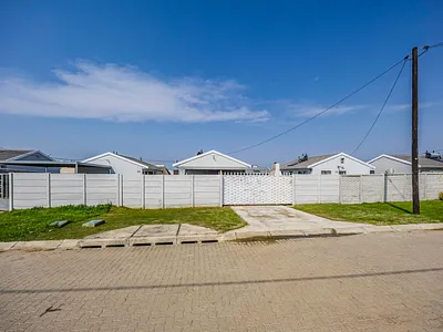 2 Bedroom House For Sale in East London - img