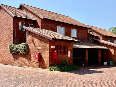 3 Bedroom Apartment For Sale in Randburg - img