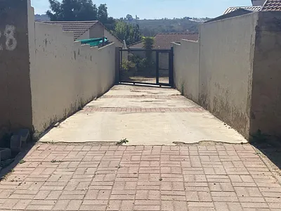 3 Bedroom House For Sale in Roodepoort - img