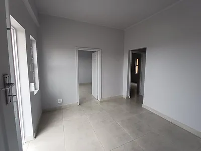 3 Bedroom Apartment To Rent in Mossel Bay - 22Mj.webp