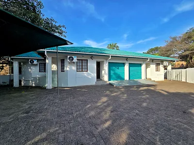 4 Bedroom House For Sale in St Lucia - YsW4.webp
