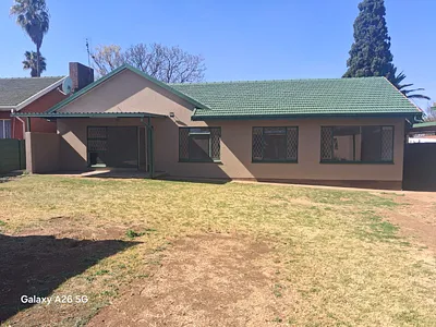 4 Bedroom House For Sale in Germiston - c4qx.webp