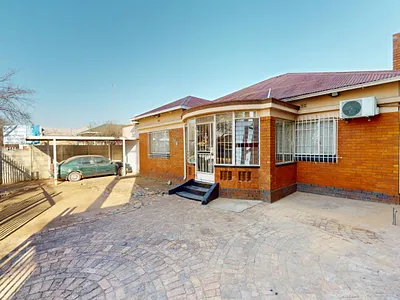 4 Bedroom House For Sale in Boksburg - D3pV.webp